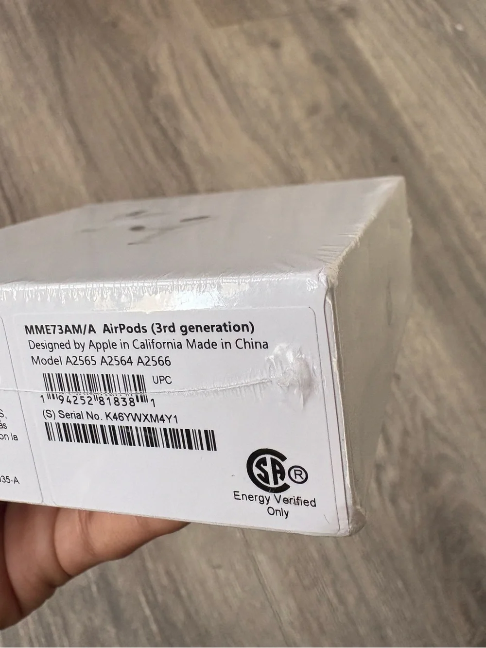 Apple White Wireless Earbuds with Charging Case